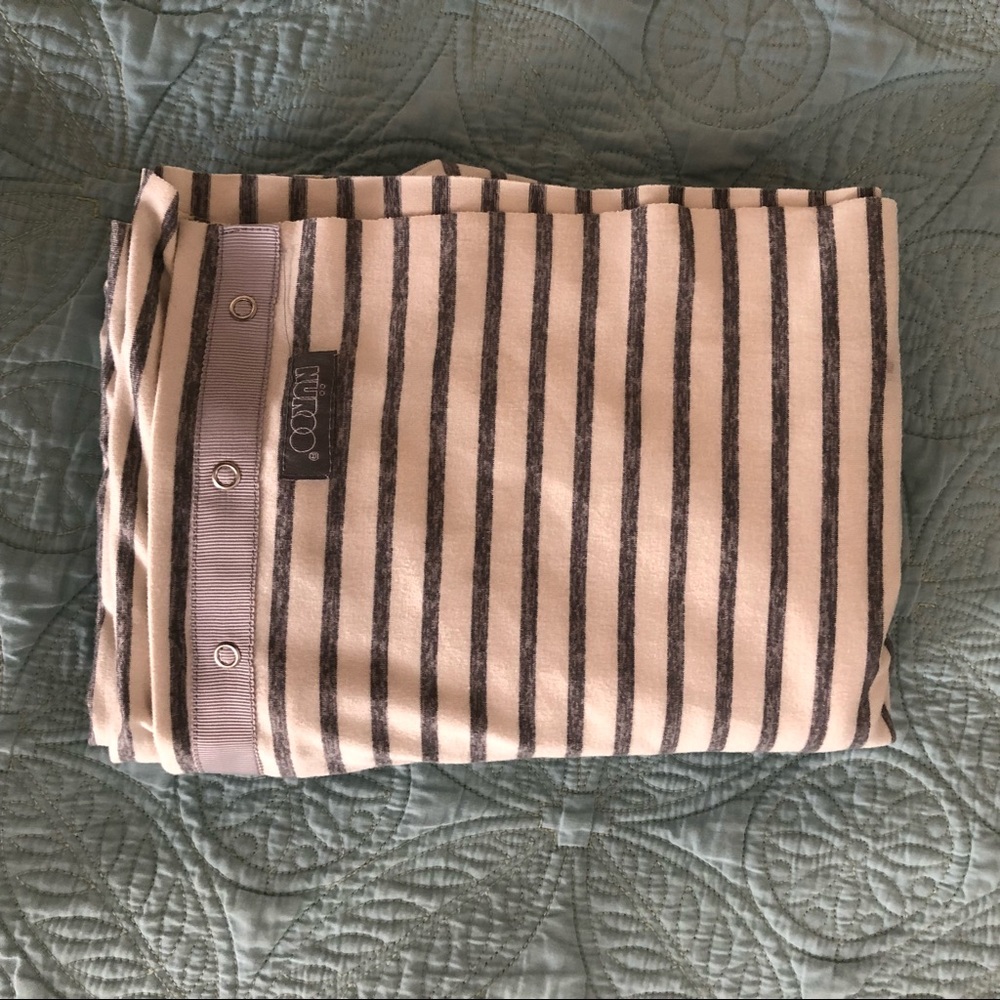NuRoo nursing scarf LIKE NEW